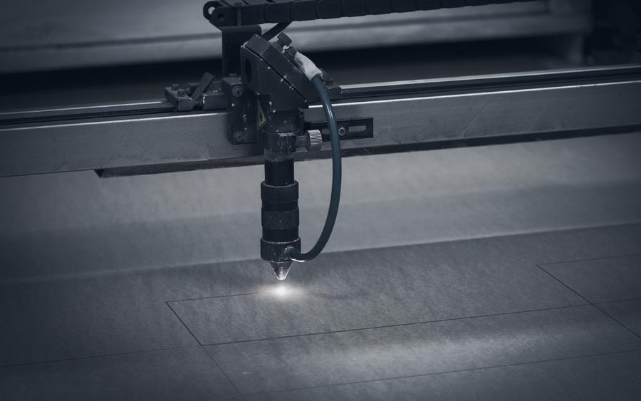 Laser cutting head in operation