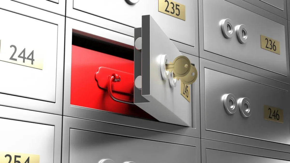 Secure Safe Deposit Locker Storage.